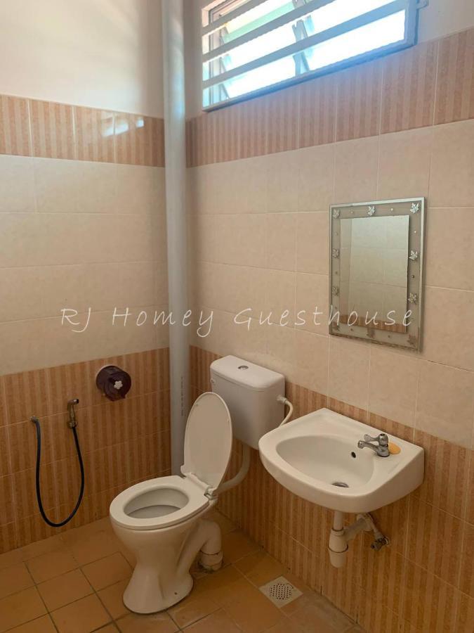 Rj Homey Guesthouse 숭가이페타니 외부 사진